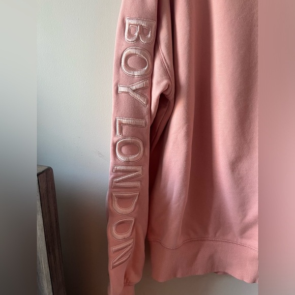 Boy London Pink Crewneck Sweater with Ribbed Cuffs and Relaxed Fit - Picture 3 of 12